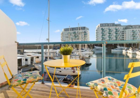 On the Water 4 with Free Parking By My Getaways